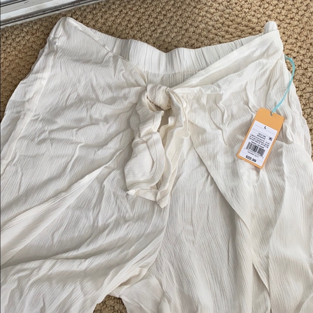 white flowy pants